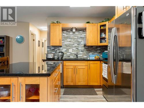 3961 20 Avenue Se, Salmon Arm, BC - Indoor Photo Showing Kitchen With Double Sink