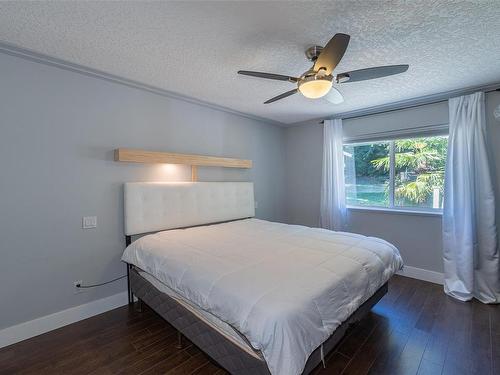3566 Hidden Oaks Cres, Cobble Hill, BC - Indoor Photo Showing Bedroom