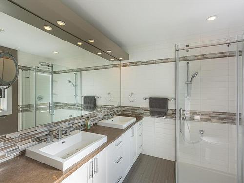 3566 Hidden Oaks Cres, Cobble Hill, BC - Indoor Photo Showing Bathroom