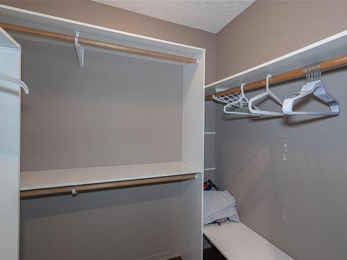 3566 Hidden Oaks Cres, Cobble Hill, BC - Indoor With Storage