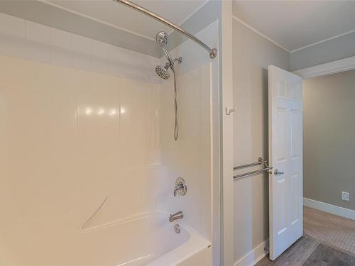 3566 Hidden Oaks Cres, Cobble Hill, BC - Indoor Photo Showing Bathroom