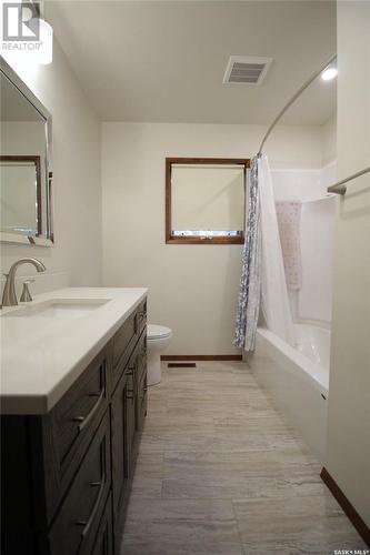 217 4Th Avenue, Whitewood, SK - Indoor Photo Showing Bathroom