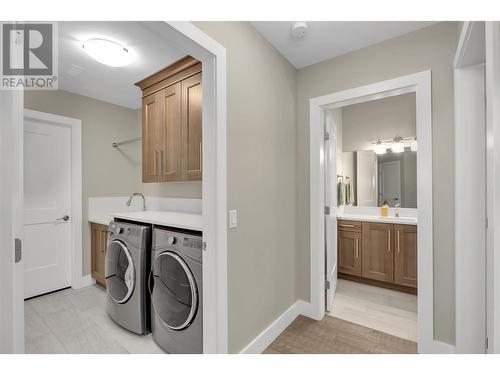 1813 Diamond View Drive, West Kelowna, BC - Indoor Photo Showing Laundry Room