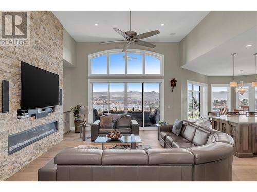 1813 Diamond View Drive, West Kelowna, BC - Indoor Photo Showing Living Room With Fireplace