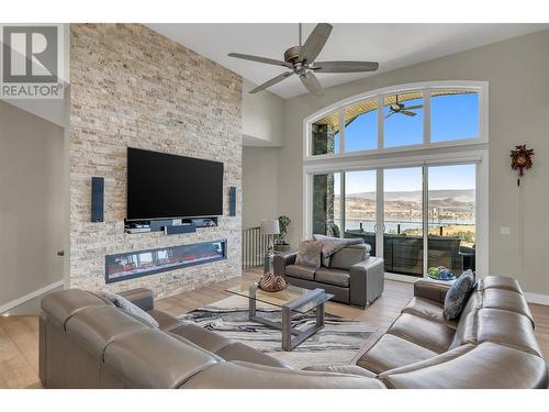 1813 Diamond View Drive, West Kelowna, BC - Indoor Photo Showing Living Room With Fireplace