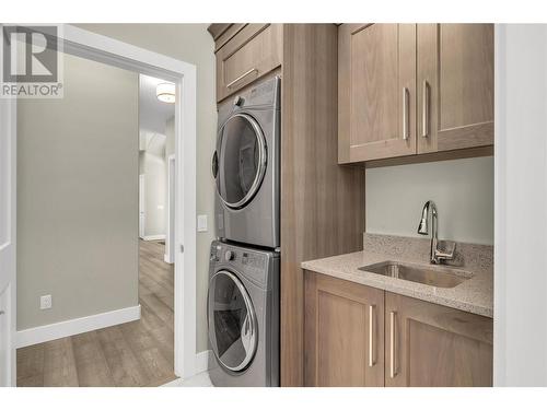 1813 Diamond View Drive, West Kelowna, BC - Indoor Photo Showing Laundry Room