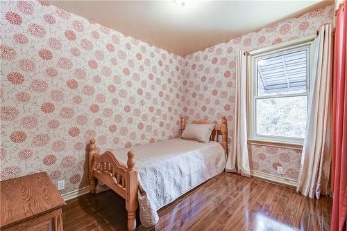 83 Graham Avenue S, Hamilton, ON - Indoor Photo Showing Bedroom