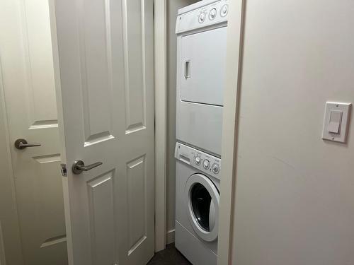 109 - 400 Stemwinder Drive, Kimberley, BC - Indoor Photo Showing Laundry Room