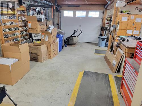 516 Linden Avenue, Kaleden, BC - Indoor Photo Showing Garage