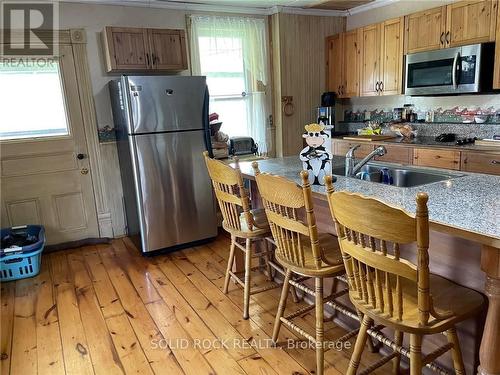 3402 Dukelow Road, Edwardsburgh/Cardinal, ON - Indoor Photo Showing Kitchen With Double Sink