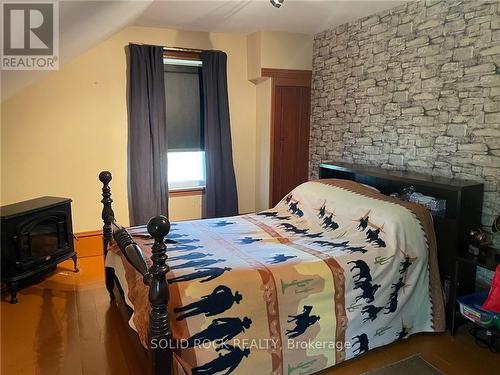 3402 Dukelow Road, Edwardsburgh/Cardinal, ON - Indoor Photo Showing Bedroom