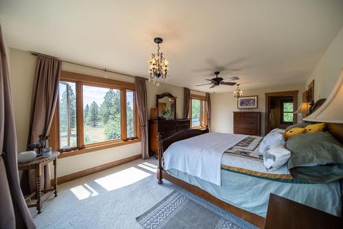 9656 Clearview Road, Cranbrook, BC - Indoor Photo Showing Bedroom