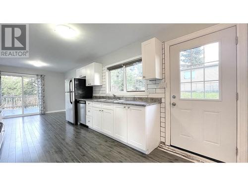 1519 Kay Smith Boulevard, Prince Rupert, BC - Indoor Photo Showing Kitchen