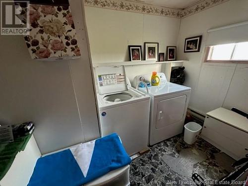 533 Chaleur, Charlo, NB - Indoor Photo Showing Laundry Room
