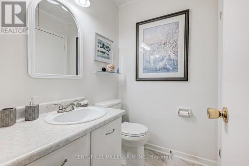 6872 Darcel Ave, Mississauga, ON - Indoor Photo Showing Bathroom
