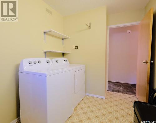 701 George Street, Rosetown, SK - Indoor Photo Showing Laundry Room
