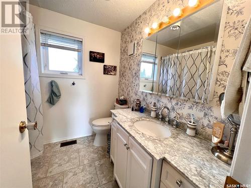 312 1St Avenue, Mervin, SK - Indoor Photo Showing Bathroom