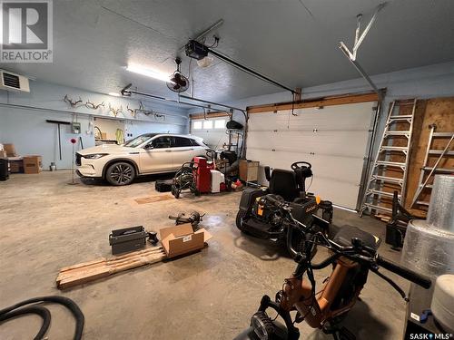 312 1St Avenue, Mervin, SK - Indoor Photo Showing Garage