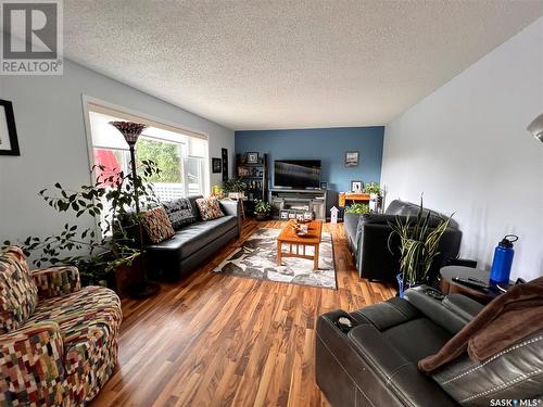 312 1St Avenue, Mervin, SK - Indoor Photo Showing Living Room