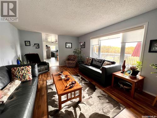 312 1St Avenue, Mervin, SK - Indoor Photo Showing Living Room