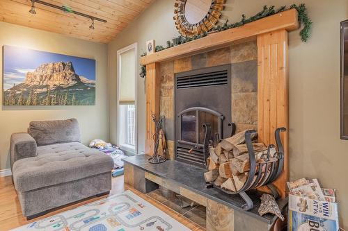 814 13Th Street, Invermere, BC - Indoor With Fireplace