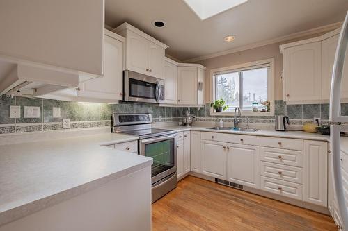 814 13Th Street, Invermere, BC - Indoor Photo Showing Kitchen With Double Sink