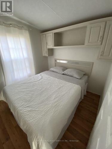 #Frnb021 -1336 S Morrison Lake Rd, Gravenhurst, ON - Indoor Photo Showing Bedroom