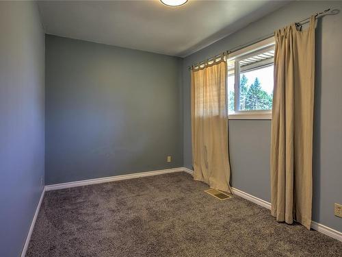 5050 White Rd, Duncan, BC - Indoor Photo Showing Other Room