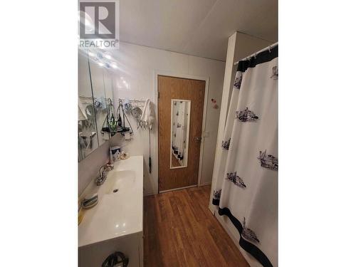 3875 Bedell Drive, Chetwynd, BC - Indoor Photo Showing Bathroom