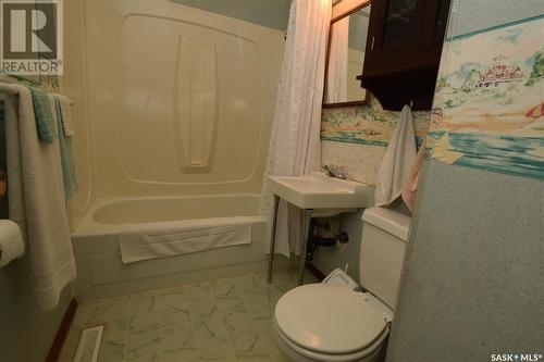 206 Richard Street, Manitou Beach, SK - Indoor Photo Showing Bathroom