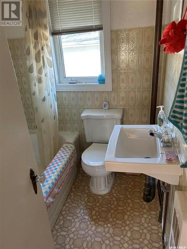 819 Pheasant Street, Grenfell, SK - Indoor Photo Showing Bathroom