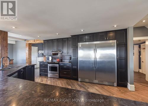2443 Carlyon Line, Severn, ON - Indoor Photo Showing Kitchen With Upgraded Kitchen