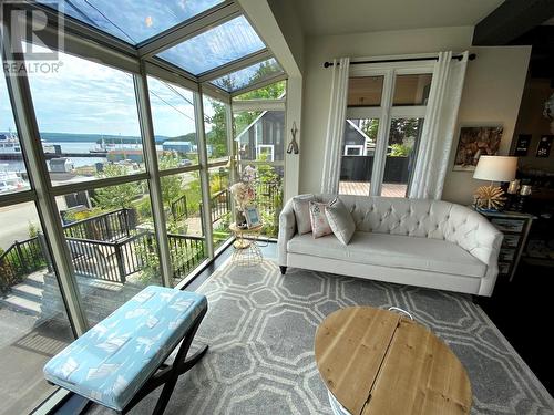 78 Bayview Road, Springdale, NL - Indoor Photo Showing Living Room