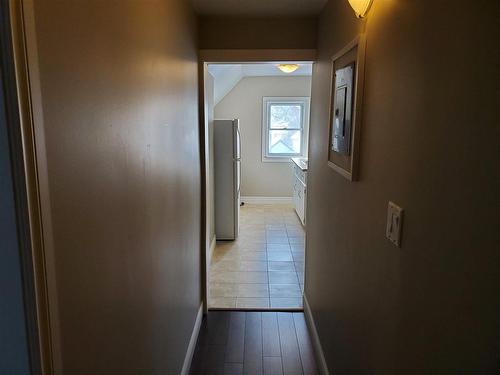 233 Cameron Street, Thunder Bay, ON - Indoor Photo Showing Other Room