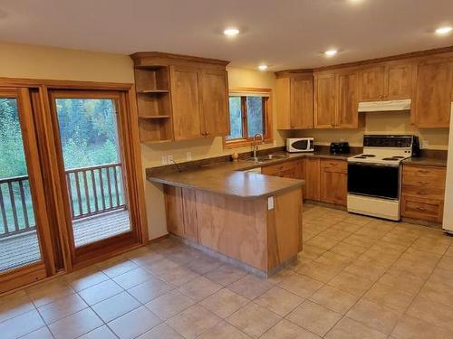 2200 Yellowhead Highway S, Clearwater, BC - Indoor Photo Showing Kitchen