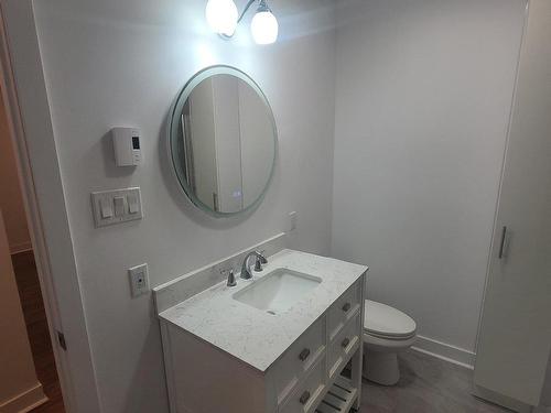 Bathroom - 6424 Av. Papineau, Montréal (Rosemont/La Petite-Patrie), QC - Indoor Photo Showing Bathroom