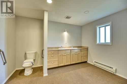 3251 41St Street, Osoyoos, BC - Indoor Photo Showing Bathroom