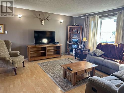115 Murray Street, Fraser Lake, BC - Indoor Photo Showing Living Room