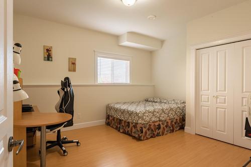 3405 9Th Avenue, Castlegar, BC - Indoor Photo Showing Bedroom