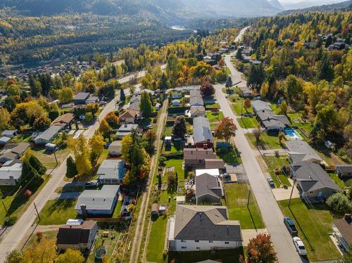 3405 9Th Avenue, Castlegar, BC - Outdoor With View