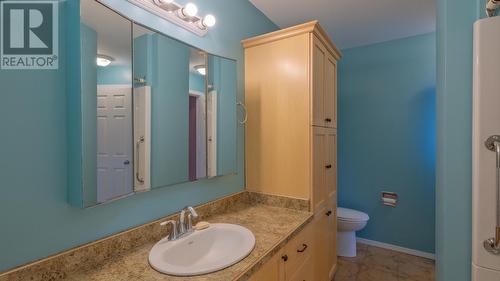 10713 Julia Street, Summerland, BC - Indoor Photo Showing Bathroom