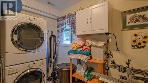 10713 Julia Street, Summerland, BC - Indoor Photo Showing Laundry Room