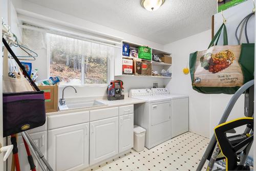 16155 Seymour Road, Crawford Bay, BC - Indoor Photo Showing Laundry Room