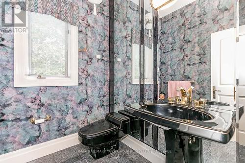 27 Glen Meadow Lane, Richmond Hill, ON - Indoor Photo Showing Bathroom