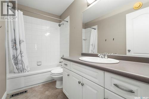 619 Brookhurst Court, Saskatoon, SK - Indoor Photo Showing Bathroom