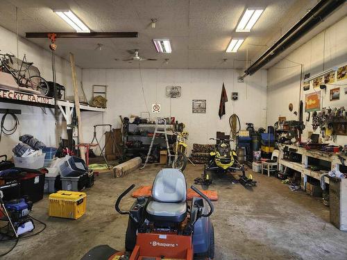 491 Harstone Drive, Thunder Bay, ON - Indoor Photo Showing Garage