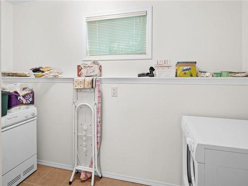 5259 Sooke Rd, Sooke, BC - Indoor Photo Showing Laundry Room