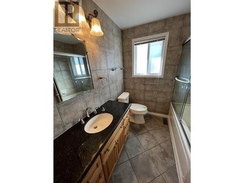 5207 Sunset Drive, Fort Nelson, BC - Indoor Photo Showing Bathroom