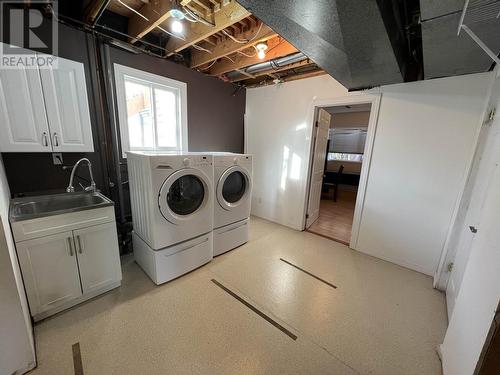 5207 Sunset Drive, Fort Nelson, BC - Indoor Photo Showing Laundry Room