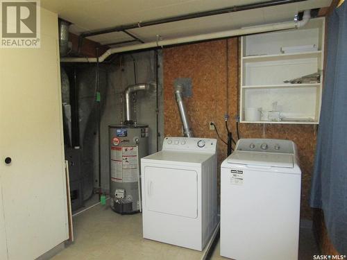 519 4Th Avenue E, Assiniboia, SK - Indoor Photo Showing Laundry Room